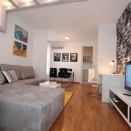 New Belgrade Apartment Neven, Parking 5 Evra Dan Esterno foto